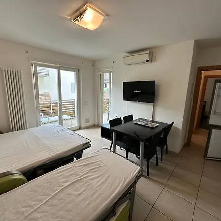 4 Limoni Aparthotel 3*